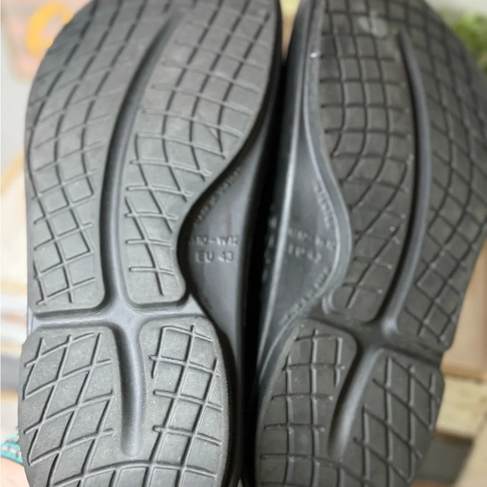 oofos unisex slides men's 10 women's 12